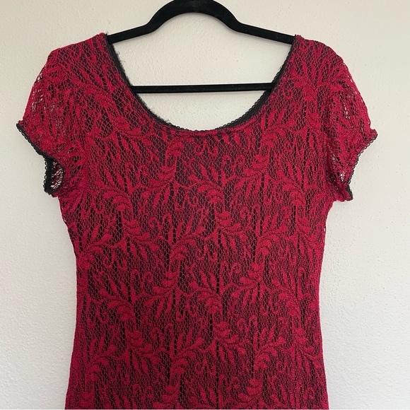 Vintage C.J. Elliot Crochet Lace Red Short-Sleeve Midi Dress Size 8 - Picture 4 of 9